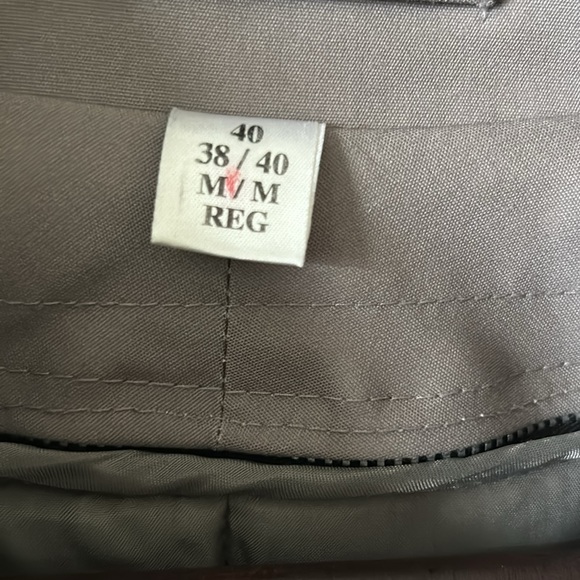 Men winter / summer coat size medium grey color .zip out lining . - Picture 2 of 6